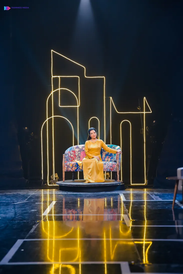 NSƯT Thanh Thanh Hiền trổ tài hát “rao” tại Thanh Xuân tươi đẹp - Ảnh 3. NSƯT Thanh Thanh Hiền trổ tài hát “rao” tại Thanh Xuân tươi đẹp - Ảnh 3.