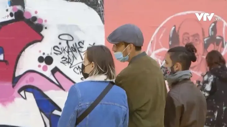 Tranh đường phố graffiti xuất hiện ở nhiều nơi trên thế giới - Ảnh 1. Tranh đường phố graffiti xuất hiện ở nhiều nơi trên thế giới - Ảnh 1.