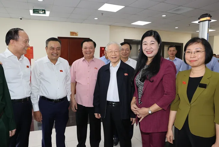 Tổng Bí thư Nguyễn Phú Trọng tiếp xúc cử tri TP Hà Nội - Ảnh 1.