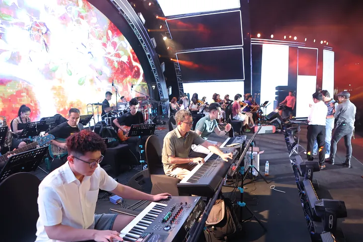 Phạm Anh Khoa sẽ rock hết mình tại gala Sao Mai 2022 - Ảnh 6. Phạm Anh Khoa sẽ rock hết mình tại gala Sao Mai 2022 - Ảnh 6.