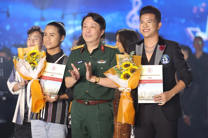 Hồ Văn Kãnh - Sức hút của chàng trai miền núi tại Sao Mai 2022 - Ảnh 3. Hồ Văn Kãnh - Sức hút của chàng trai miền núi tại Sao Mai 2022 - Ảnh 3.