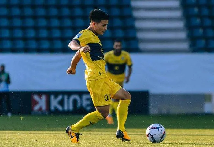 Quang Hải vào sân thi đấu 8 phút, Pau FC thắng lợi 2-0 - Ảnh 2. Quang Hải vào sân thi đấu 8 phút, Pau FC thắng lợi 2-0 - Ảnh 2.