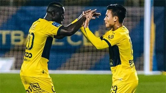 Quang Hải vào sân thi đấu 8 phút, Pau FC thắng lợi 2-0 - Ảnh 1. Quang Hải vào sân thi đấu 8 phút, Pau FC thắng lợi 2-0 - Ảnh 1.