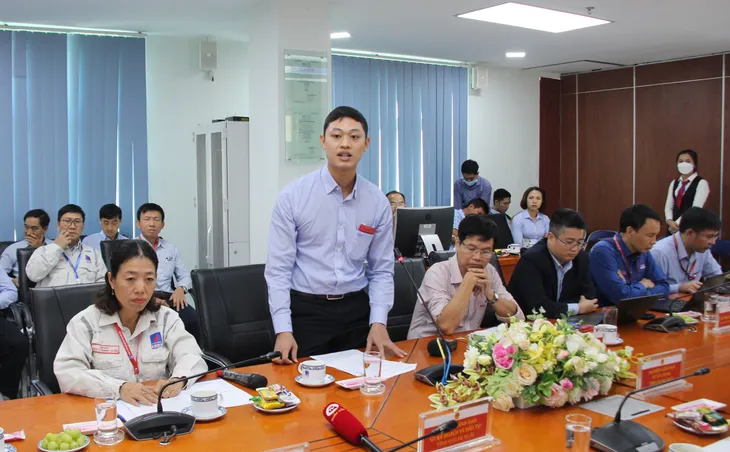 Phó Chủ tịch Quốc hội Trần Quang Phương tiếp xúc cử tri tại Công ty BSR - Ảnh 1. Phó Chủ tịch Quốc hội Trần Quang Phương tiếp xúc cử tri tại Công ty BSR - Ảnh 1.