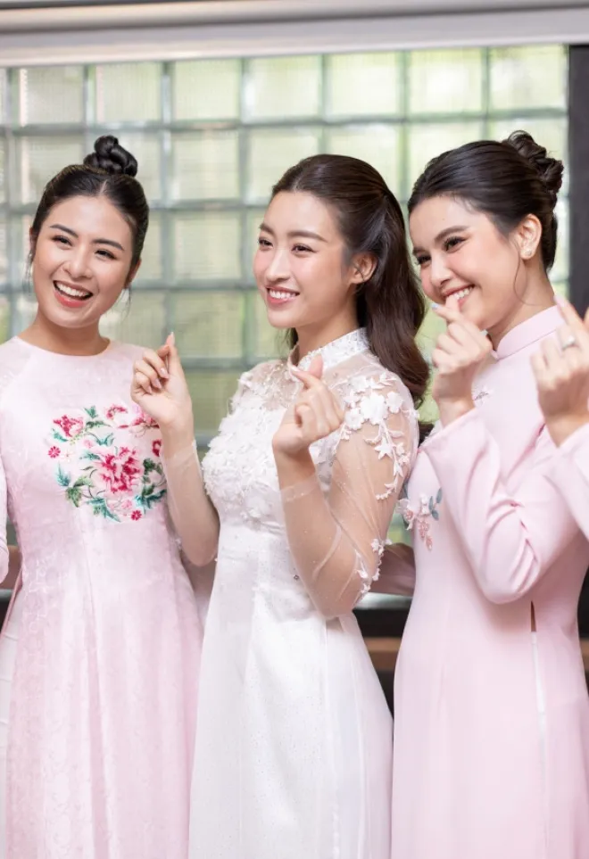 Dàn phù dâu toàn hoa hậu của Đỗ Mỹ Linh - Ảnh 3. Dàn phù dâu toàn hoa hậu của Đỗ Mỹ Linh - Ảnh 3.