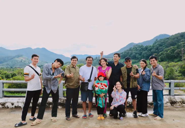 Mẹ Rơm sắp lên sóng VTV1, Cao Thái Hà xả vai chia tay đoàn phim - Ảnh 1. Mẹ Rơm sắp lên sóng VTV1, Cao Thái Hà xả vai chia tay đoàn phim - Ảnh 1.