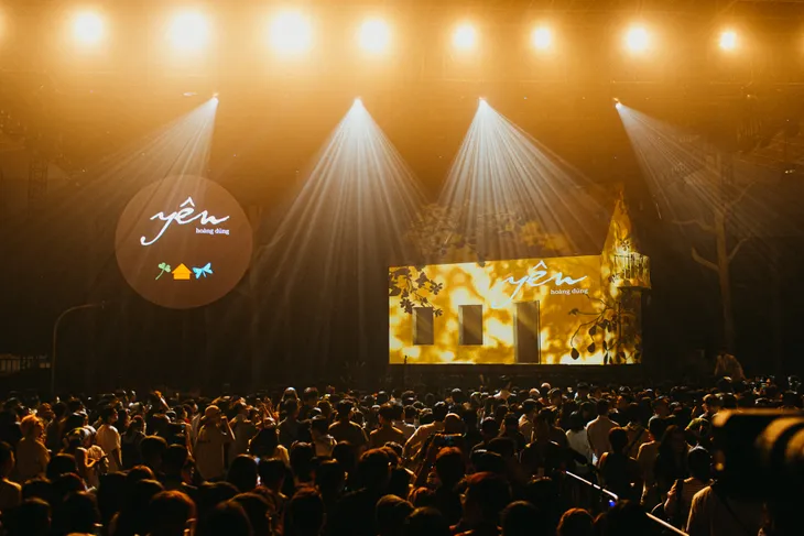 Điều thú vị về căn nhà thật xoay 360 độ trong Yên Concert của Hoàng Dũng - Ảnh 1.