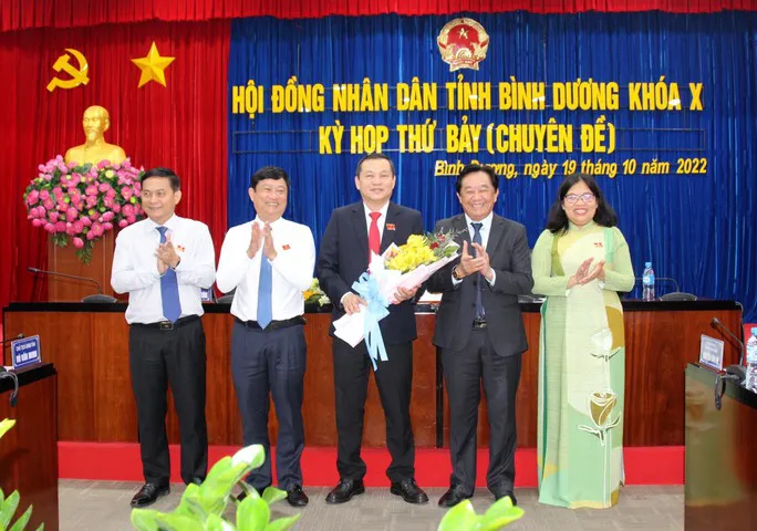 Thôi nhiệm vụ đại biểu HĐND đối với Chủ tịch HĐND tỉnh Bình Dương - Ảnh 1. Thôi nhiệm vụ đại biểu HĐND đối với Chủ tịch HĐND tỉnh Bình Dương - Ảnh 1.