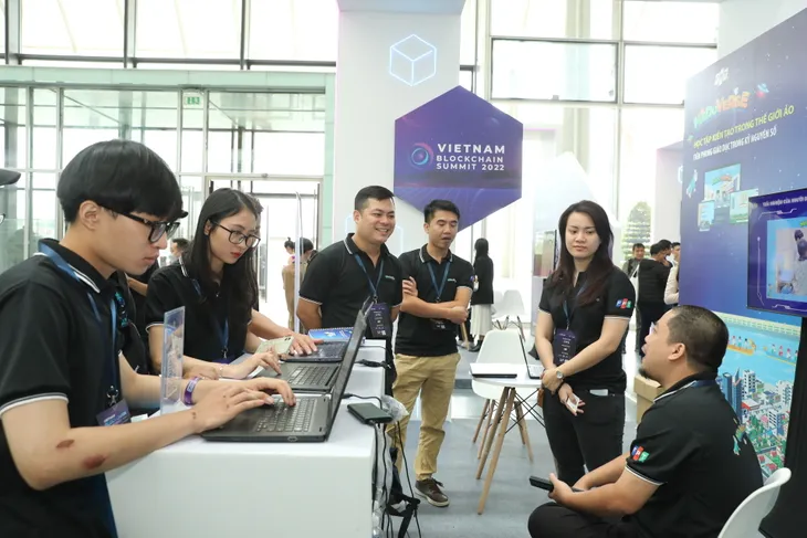 Khai mạc Hội nghị thượng đỉnh Blockchain Việt Nam 2022 - Ảnh 1. Khai mạc Hội nghị thượng đỉnh Blockchain Việt Nam 2022 - Ảnh 1.