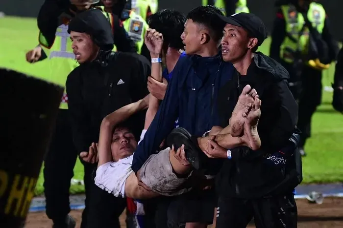 Liên đoàn Bóng đá Việt Nam gửi lời chia buồn tới Liên đoàn Bóng đá Indonesia - Ảnh 1. Liên đoàn Bóng đá Việt Nam gửi lời chia buồn tới Liên đoàn Bóng đá Indonesia - Ảnh 1.