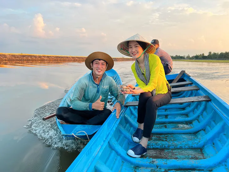 Vẻ đẹp của những bóng hồng VTV sau ống kính máy quay - Ảnh 9. Vẻ đẹp của những bóng hồng VTV sau ống kính máy quay - Ảnh 9.