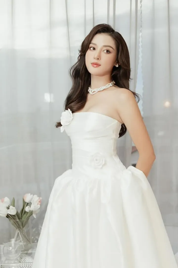 Sao Việt ngày 20/10: Dàn mỹ nhân khoe sắc - Ảnh 6. Sao Việt ngày 20/10: Dàn mỹ nhân khoe sắc - Ảnh 6.