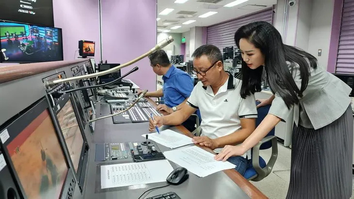 Vẻ đẹp của những bóng hồng VTV sau ống kính máy quay - Ảnh 17. Vẻ đẹp của những bóng hồng VTV sau ống kính máy quay - Ảnh 17.