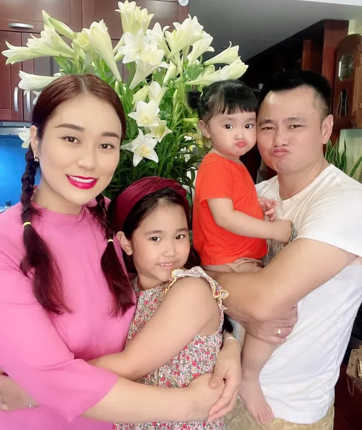 Sao Việt ngày 20/10: Dàn mỹ nhân khoe sắc - Ảnh 8. Sao Việt ngày 20/10: Dàn mỹ nhân khoe sắc - Ảnh 8.