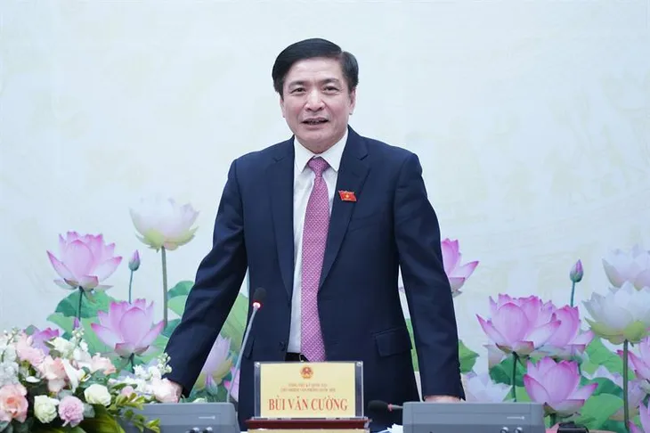 Chính phủ trình Quốc hội tăng lương cơ sở, lương hưu, trợ cấp bảo hiểm xã hội, phụ cấp ưu đãi nghề y tế… - Ảnh 1. Chính phủ trình Quốc hội tăng lương cơ sở, lương hưu, trợ cấp bảo hiểm xã hội, phụ cấp ưu đãi nghề y tế… - Ảnh 1.