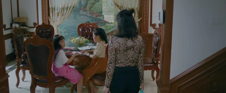 Hành trình công lý - Tập 6: Sếp Phó tổng vừa bị bắt, vợ con, mẹ già đã bị hàng xóm hắt hủi - Ảnh 18. Hành trình công lý - Tập 6: Sếp Phó tổng vừa bị bắt, vợ con, mẹ già đã bị hàng xóm hắt hủi - Ảnh 18.