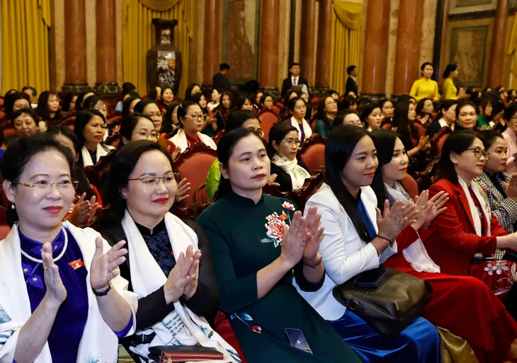Phụ nữ luôn giữ một vị trí hết sức quan trọng trong hàng nghìn năm dựng nước và giữ nước - Ảnh 2. Phụ nữ luôn giữ một vị trí hết sức quan trọng trong hàng nghìn năm dựng nước và giữ nước - Ảnh 2.