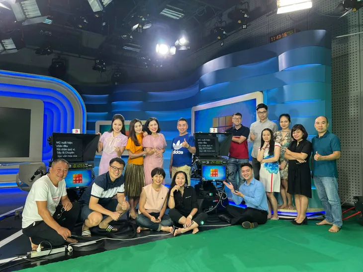 Vẻ đẹp của những bóng hồng VTV sau ống kính máy quay - Ảnh 16. Vẻ đẹp của những bóng hồng VTV sau ống kính máy quay - Ảnh 16.