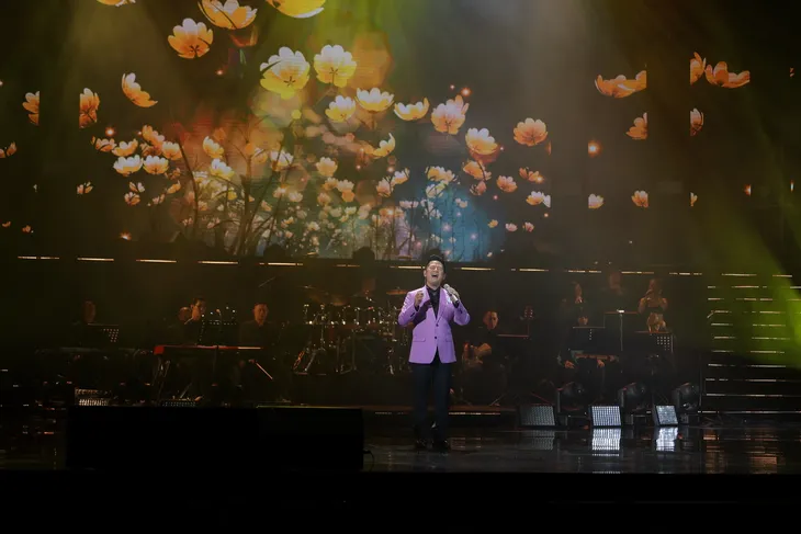 Bằng Kiều say sưa hát quá nửa đêm trong live concert Người Tình - Ảnh 3. Bằng Kiều say sưa hát quá nửa đêm trong live concert Người Tình - Ảnh 3.