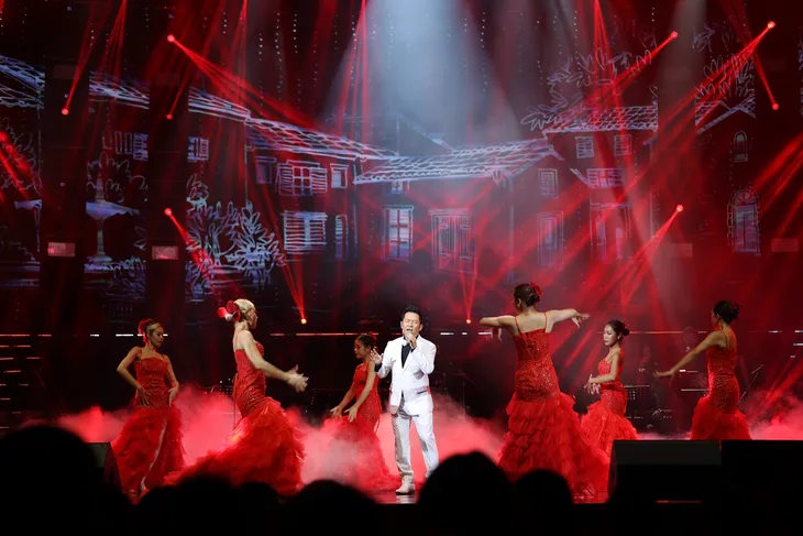Bằng Kiều say sưa hát quá nửa đêm trong live concert Người Tình - Ảnh 8. Bằng Kiều say sưa hát quá nửa đêm trong live concert Người Tình - Ảnh 8.