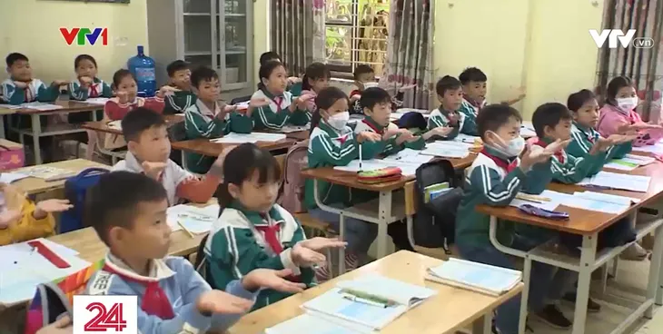 Trường học xây dựng thói quen rửa tay đúng cách để phòng dịch - Ảnh 2. Trường học xây dựng thói quen rửa tay đúng cách để phòng dịch - Ảnh 2.