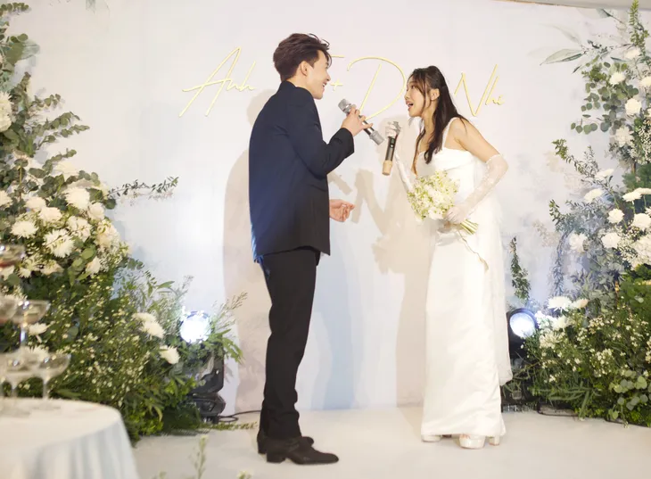 Diệu Nhi - Anh Tú song ca trong tiệc cưới ở Hà Nội - Ảnh 7. Diệu Nhi - Anh Tú song ca trong tiệc cưới ở Hà Nội - Ảnh 7.