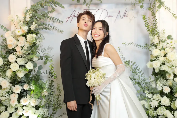 Diệu Nhi - Anh Tú song ca trong tiệc cưới ở Hà Nội - Ảnh 9. Diệu Nhi - Anh Tú song ca trong tiệc cưới ở Hà Nội - Ảnh 9.