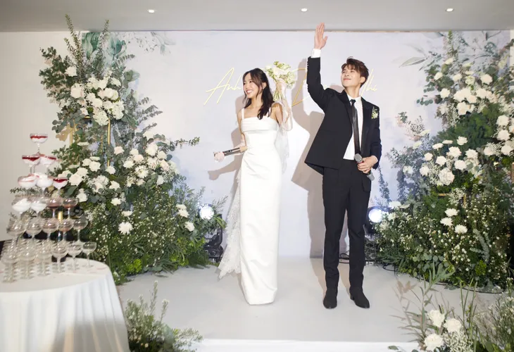 Diệu Nhi - Anh Tú song ca trong tiệc cưới ở Hà Nội - Ảnh 16. Diệu Nhi - Anh Tú song ca trong tiệc cưới ở Hà Nội - Ảnh 16.