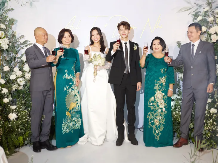Diệu Nhi - Anh Tú song ca trong tiệc cưới ở Hà Nội - Ảnh 17. Diệu Nhi - Anh Tú song ca trong tiệc cưới ở Hà Nội - Ảnh 17.