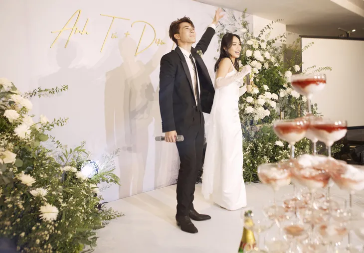 Diệu Nhi - Anh Tú song ca trong tiệc cưới ở Hà Nội - Ảnh 8. Diệu Nhi - Anh Tú song ca trong tiệc cưới ở Hà Nội - Ảnh 8.
