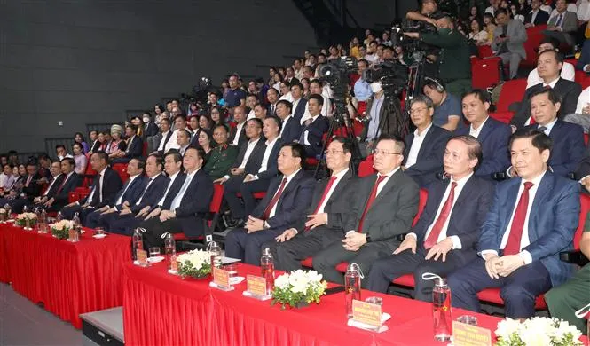 Đẩy mạnh công tác bảo vệ nền tảng tư tưởng của Đảng - Ảnh 1. Đẩy mạnh công tác bảo vệ nền tảng tư tưởng của Đảng - Ảnh 1.