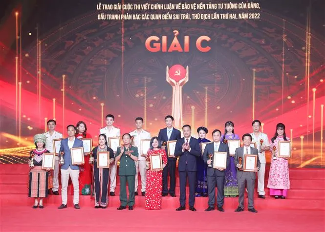 Đẩy mạnh công tác bảo vệ nền tảng tư tưởng của Đảng - Ảnh 7. Đẩy mạnh công tác bảo vệ nền tảng tư tưởng của Đảng - Ảnh 7.