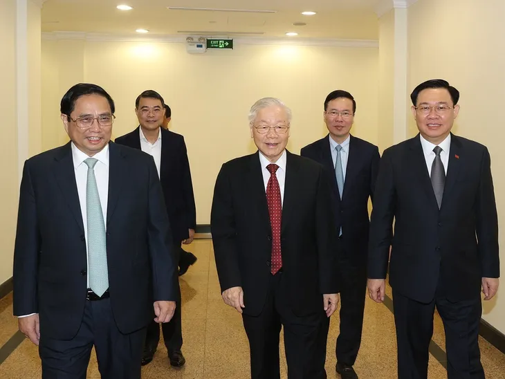 Tổng Bí thư Nguyễn Phú Trọng chủ trì Hội nghị triển khai thực hiện Nghị quyết của Bộ Chính trị về vùng Đông Nam Bộ - Ảnh 2. Tổng Bí thư Nguyễn Phú Trọng chủ trì Hội nghị triển khai thực hiện Nghị quyết của Bộ Chính trị về vùng Đông Nam Bộ - Ảnh 2.