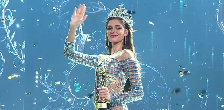 Khoảnh khắc người đẹp Brazil đăng quang Miss Grand International 2022 - Ảnh 3. Khoảnh khắc người đẹp Brazil đăng quang Miss Grand International 2022 - Ảnh 3.