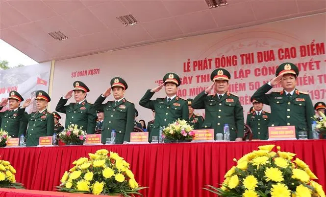 Thi đua kỷ niệm 50 năm Chiến thắng Điện Biên Phủ trên không - Ảnh 2. Thi đua kỷ niệm 50 năm Chiến thắng Điện Biên Phủ trên không - Ảnh 2.