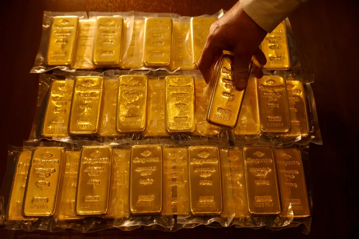 USD lao dốc, giá vàng “tỏa sáng” - Ảnh 1. USD lao dốc, giá vàng “tỏa sáng” - Ảnh 1.