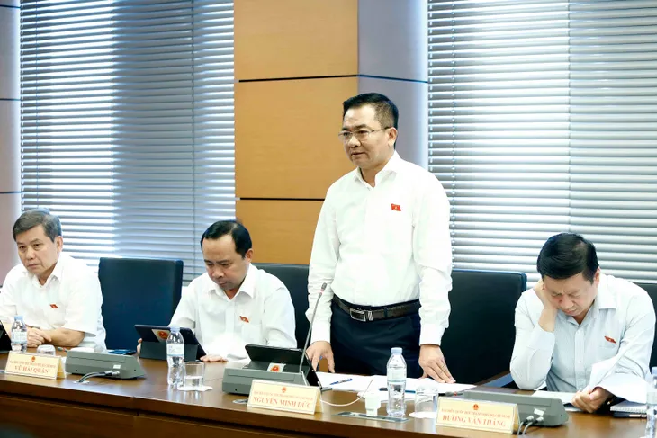 Đấu giá biển số xe ô tô: Có được trả biển cũ, đấu giá biển mới? - Ảnh 1. Đấu giá biển số xe ô tô: Có được trả biển cũ, đấu giá biển mới? - Ảnh 1.