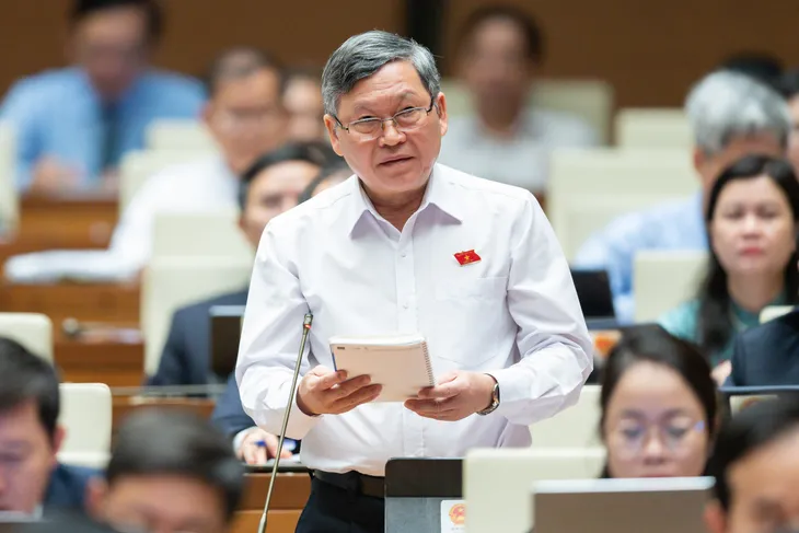 Đâu là nguyên nhân y bác sĩ, giáo viên nghỉ việc, chuyển việc? - Ảnh 1. Đâu là nguyên nhân y bác sĩ, giáo viên nghỉ việc, chuyển việc? - Ảnh 1.