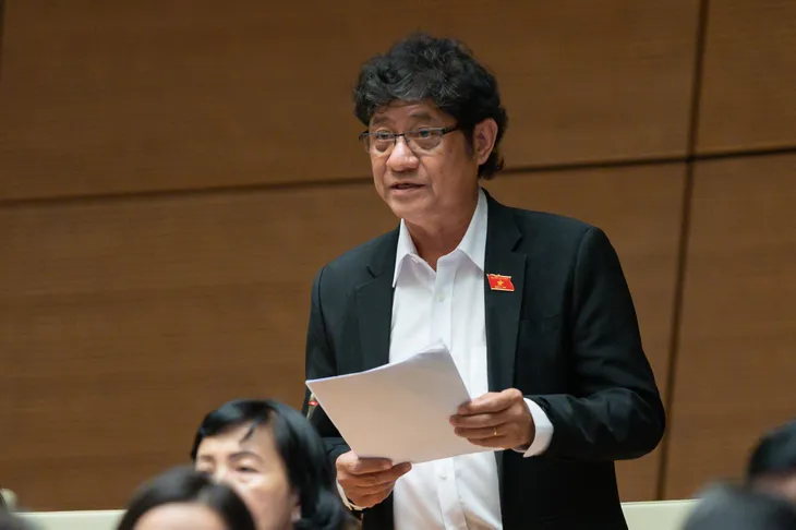 Đại biểu Quốc hội lo ngại lương chưa tăng thì giá cả “nhanh chân chạy trước” - Ảnh 1. Đại biểu Quốc hội lo ngại lương chưa tăng thì giá cả “nhanh chân chạy trước” - Ảnh 1.