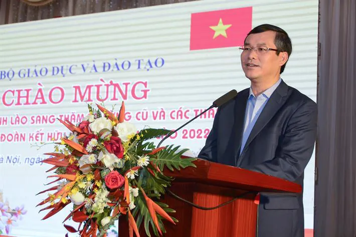 Giao lưu đoàn cựu 100 lưu học sinh Lào về thăm Việt Nam - Ảnh 1. Giao lưu đoàn cựu 100 lưu học sinh Lào về thăm Việt Nam - Ảnh 1.