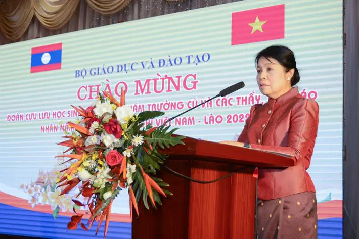 Giao lưu đoàn cựu 100 lưu học sinh Lào về thăm Việt Nam - Ảnh 2. Giao lưu đoàn cựu 100 lưu học sinh Lào về thăm Việt Nam - Ảnh 2.