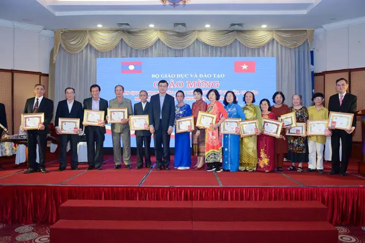 Giao lưu đoàn cựu 100 lưu học sinh Lào về thăm Việt Nam - Ảnh 3. Giao lưu đoàn cựu 100 lưu học sinh Lào về thăm Việt Nam - Ảnh 3.