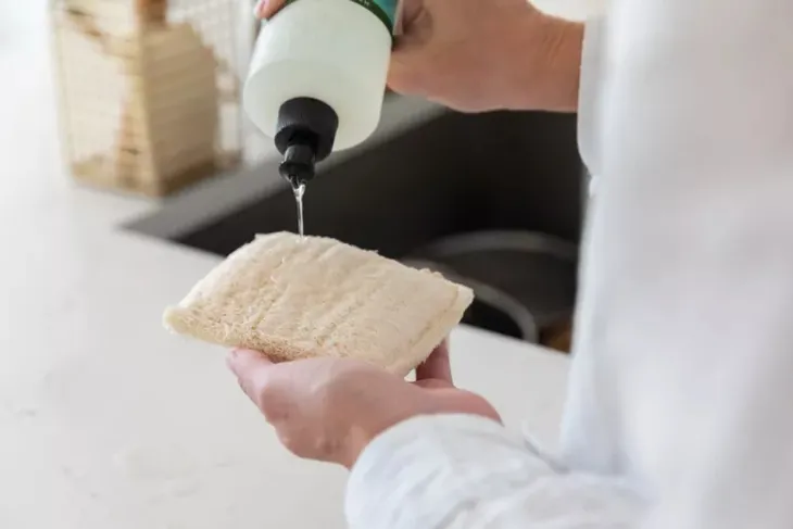 Những thói quen có thể làm hỏng ngôi nhà của bạn - Ảnh 3. Những thói quen có thể làm hỏng ngôi nhà của bạn - Ảnh 3.