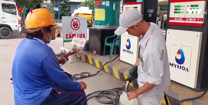 Ổn định nguồn cung xăng dầu tại ĐBSCL - Ảnh 1. Ổn định nguồn cung xăng dầu tại ĐBSCL - Ảnh 1.