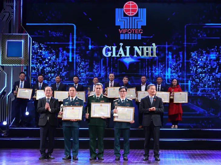 Trao Giải thưởng Sáng tạo Khoa học Công nghệ Việt Nam 2021 - Ảnh 2. Trao Giải thưởng Sáng tạo Khoa học Công nghệ Việt Nam 2021 - Ảnh 2.