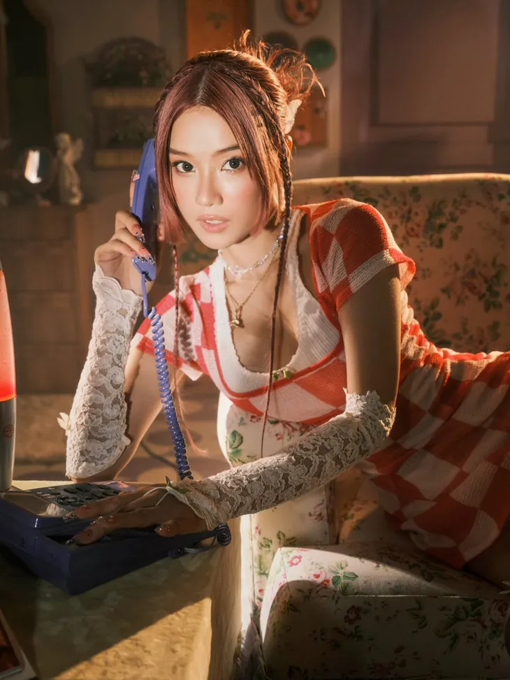 Hoàng Yến Chibi phát hành hành MV mới, khẳng định không muốn ở mãi trong vùng an toàn - Ảnh 3. Hoàng Yến Chibi phát hành hành MV mới, khẳng định không muốn ở mãi trong vùng an toàn - Ảnh 3.