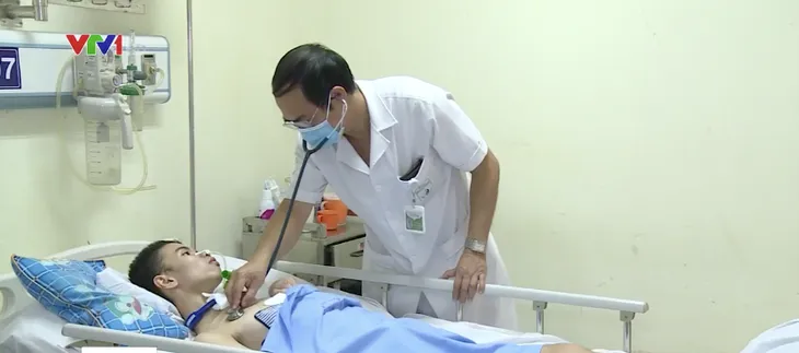 Cảnh giác đột quỵ não khi giao mùa - Ảnh 1.