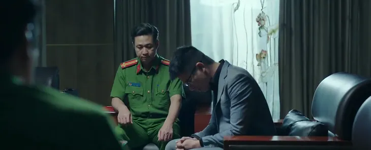 Đấu trí - Tập 72: Đại úy Phong bị đâm trọng thương - Ảnh 18. Đấu trí - Tập 72: Đại úy Phong bị đâm trọng thương - Ảnh 18.