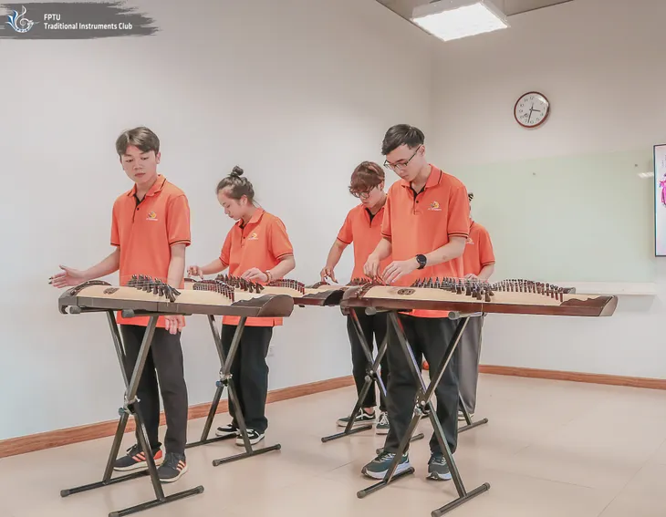 Những bạn trẻ lan tỏa giá trị truyền thông qua nhạc cụ dân tộc - Ảnh 1. Những bạn trẻ lan tỏa giá trị truyền thông qua nhạc cụ dân tộc - Ảnh 1.