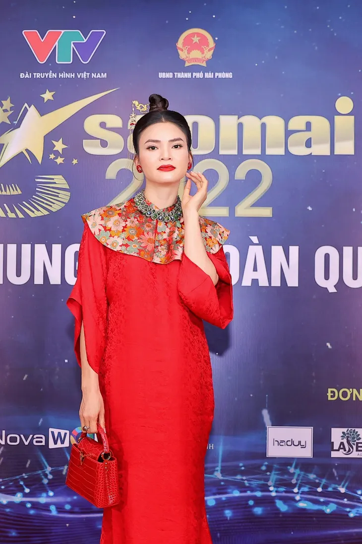 Phạm Phương Thảo diện loạt váy áo nổi bần bật trên ghế Giám khảo vòng Chung kết Sao Mai 2022 - Ảnh 5. Phạm Phương Thảo diện loạt váy áo nổi bần bật trên ghế Giám khảo vòng Chung kết Sao Mai 2022 - Ảnh 5.